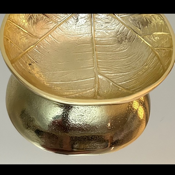 Bowl Home Decor Serving Round Gold Shallow Bowl with Leaf and Vein Design. - Picture 2 of 5